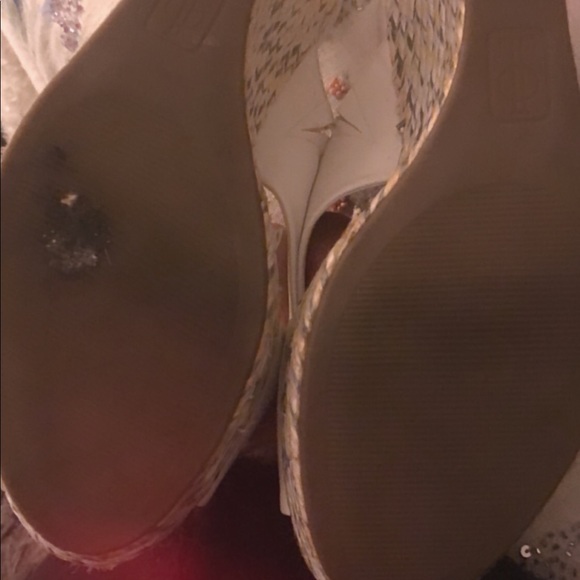 White wedge sandals - Picture 3 of 3